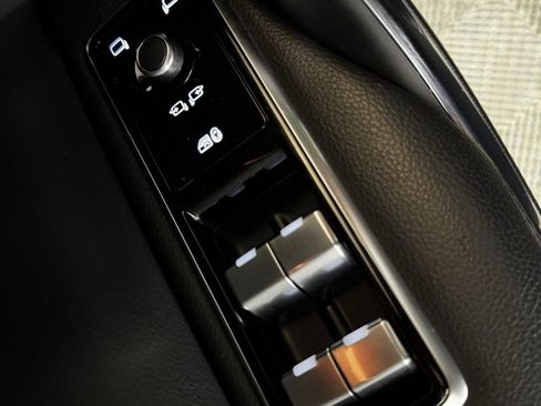 Used 2021 Jaguar F-PACE S image 21