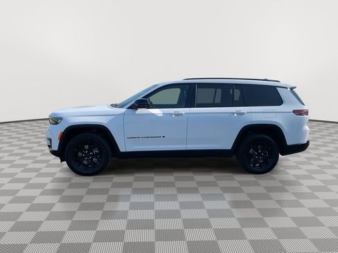 Used 2024 Jeep Grand Cherokee L Laredo image 5