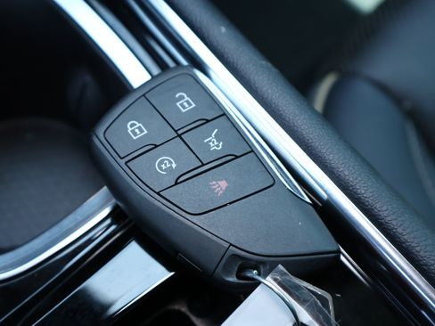Used 2025 Chevrolet Traverse High Country w/ LPO, Floor Liner Package AWD/4WD image 34