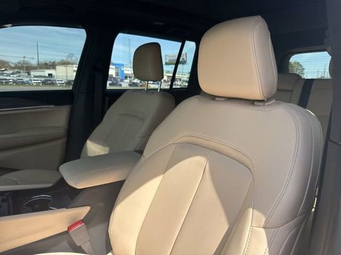 Used 2025 Jeep Grand Cherokee Limited w/ Black Appearance Package image 15