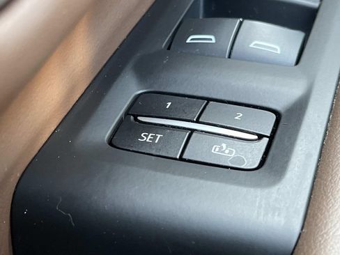 Used 2022 Chevrolet Suburban High Country AWD/4WD image 35