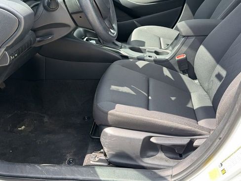 Used 2024 Toyota Corolla LE image 9