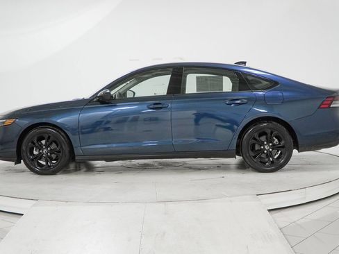 Certified 2025 Honda Accord SE image 4