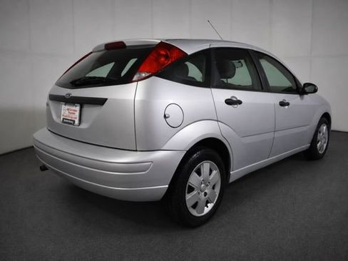 Used 2007 Ford Focus S FWD image 4