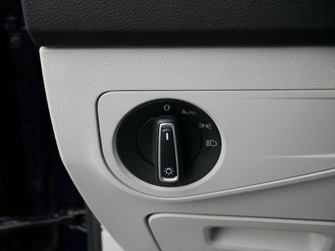 Certified 2022 Volkswagen Tiguan SE image 26