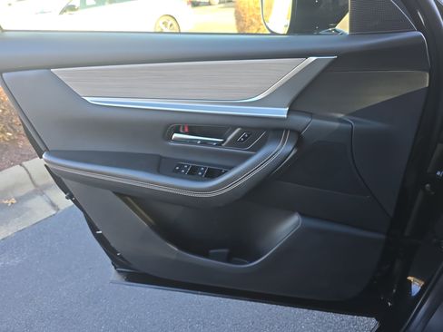 Used 2025 MAZDA CX-90 3.3 Turbo w/ Preferred Package image 29