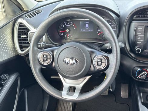 Used 2021 Kia Soul LX image 10