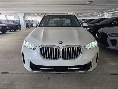 New 2026 BMW X5 sDrive40i RWD image 2