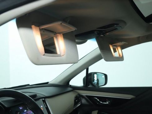 Used 2020 Subaru Outback Limited image 19