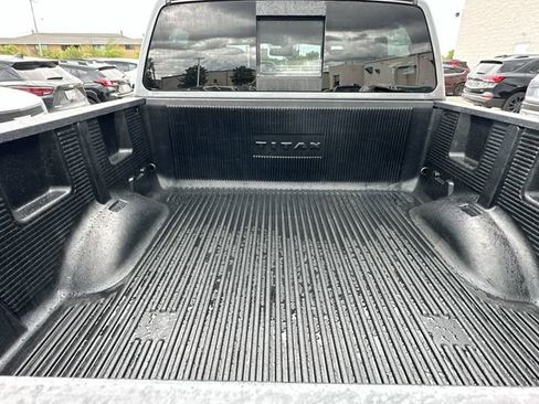 Used 2017 Nissan Titan SV image 26