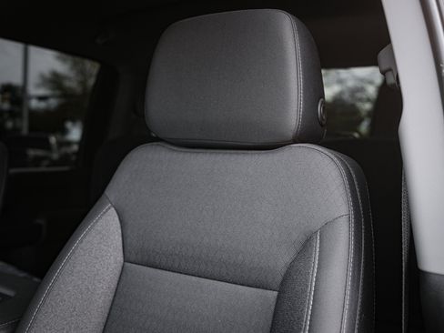 Used 2025 Chevrolet Silverado 2500 Custom w/ Custom Value Package image 27