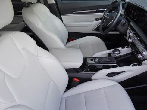 Used 2023 Kia Telluride S FWD image 12