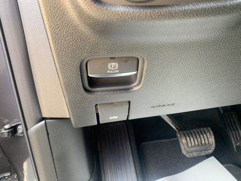 New 2025 Jeep Grand Cherokee L Laredo w/ Luxury Tech Group I image 28