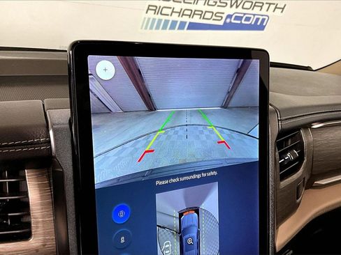 Used 2024 Ford Expedition Limited image 17