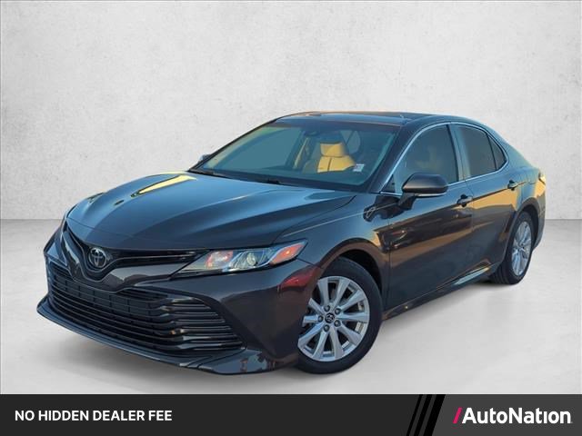 Used 2018 Toyota Camry LE w/ Convenience Package FWD image 1