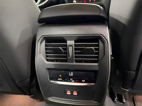 Used 2024 BMW 330i Sedan image 27