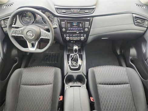 Used 2019 Nissan Rogue SV image 19