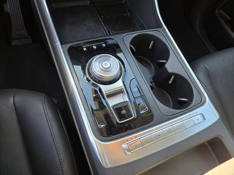 Certified 2025 Kia Carnival EX FWD image 24