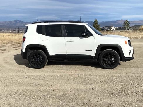 Certified 2023 Jeep Renegade Altitude w/ Sun/Sound Group image 22