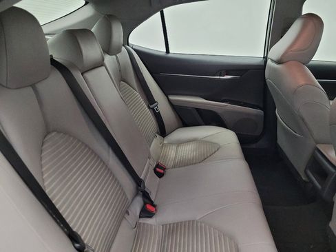 Used 2018 Toyota Camry SE image 19