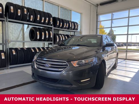 Used 2018 Ford Taurus SEL image 2