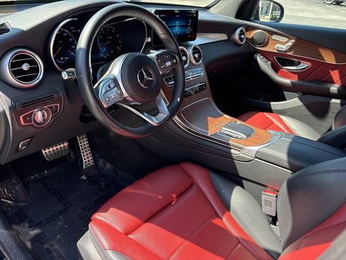 Used 2022 Mercedes-Benz GLC 300 image 6