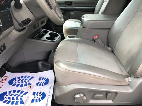 Used 2018 Nissan NV 2500 SL w/ Navigation Package image 17