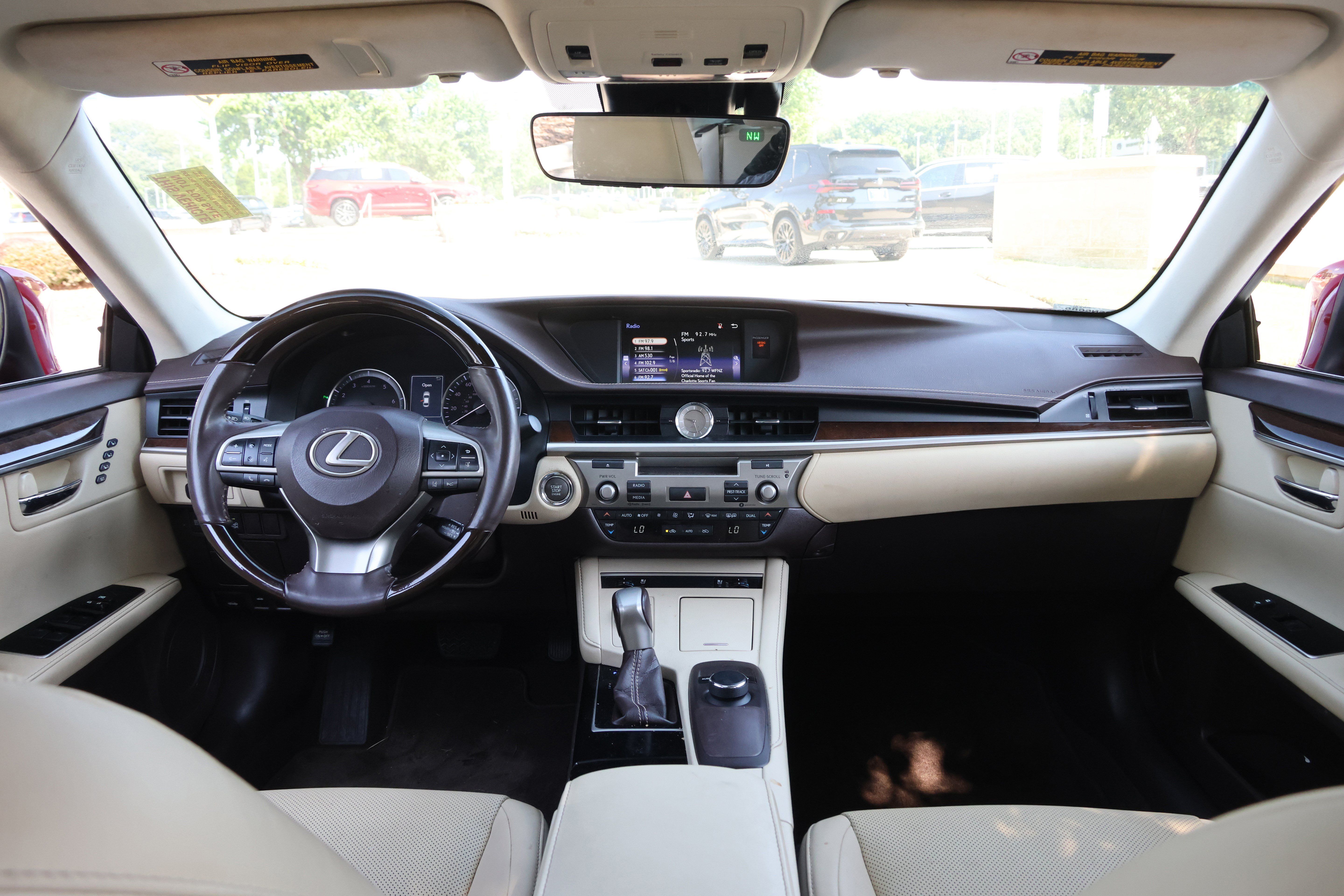 Used 2017 Lexus ES 350 w/ Premium Package FWD image 17