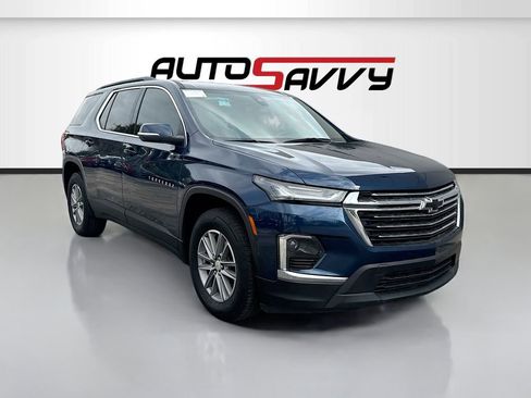 Used 2023 Chevrolet Traverse LT image 1