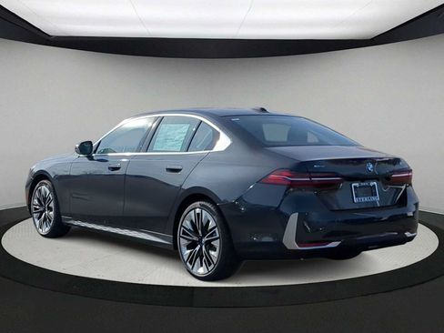 Used 2026 BMW 530i xDrive w/ Premium Package AWD/4WD image 6