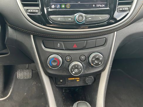 Used 2020 Chevrolet Trax LS w/ Tint and Cruise Package FWD image 19