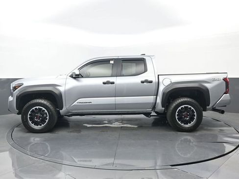 Used 2025 Toyota Tacoma TRD Off-Road image 21