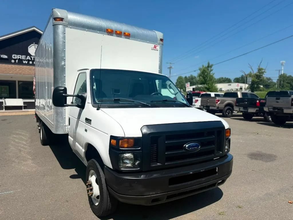 Used 2009 Ford E-350 and Econoline 350 Super Duty RWD image 1