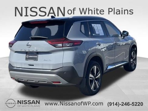 Certified 2023 Nissan Rogue SL w/ SL Premium Package AWD/4WD image 4