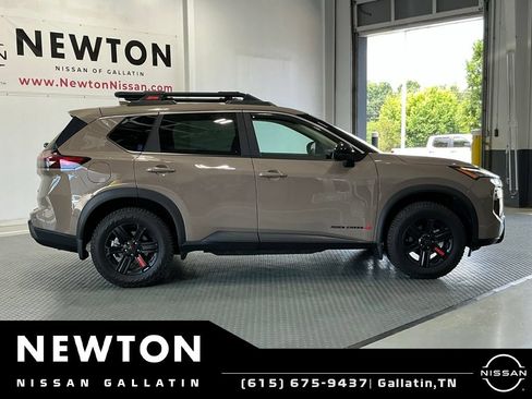 Used 2025 Nissan Rogue SV w/ Rock Creek Premium Package AWD/4WD image 9
