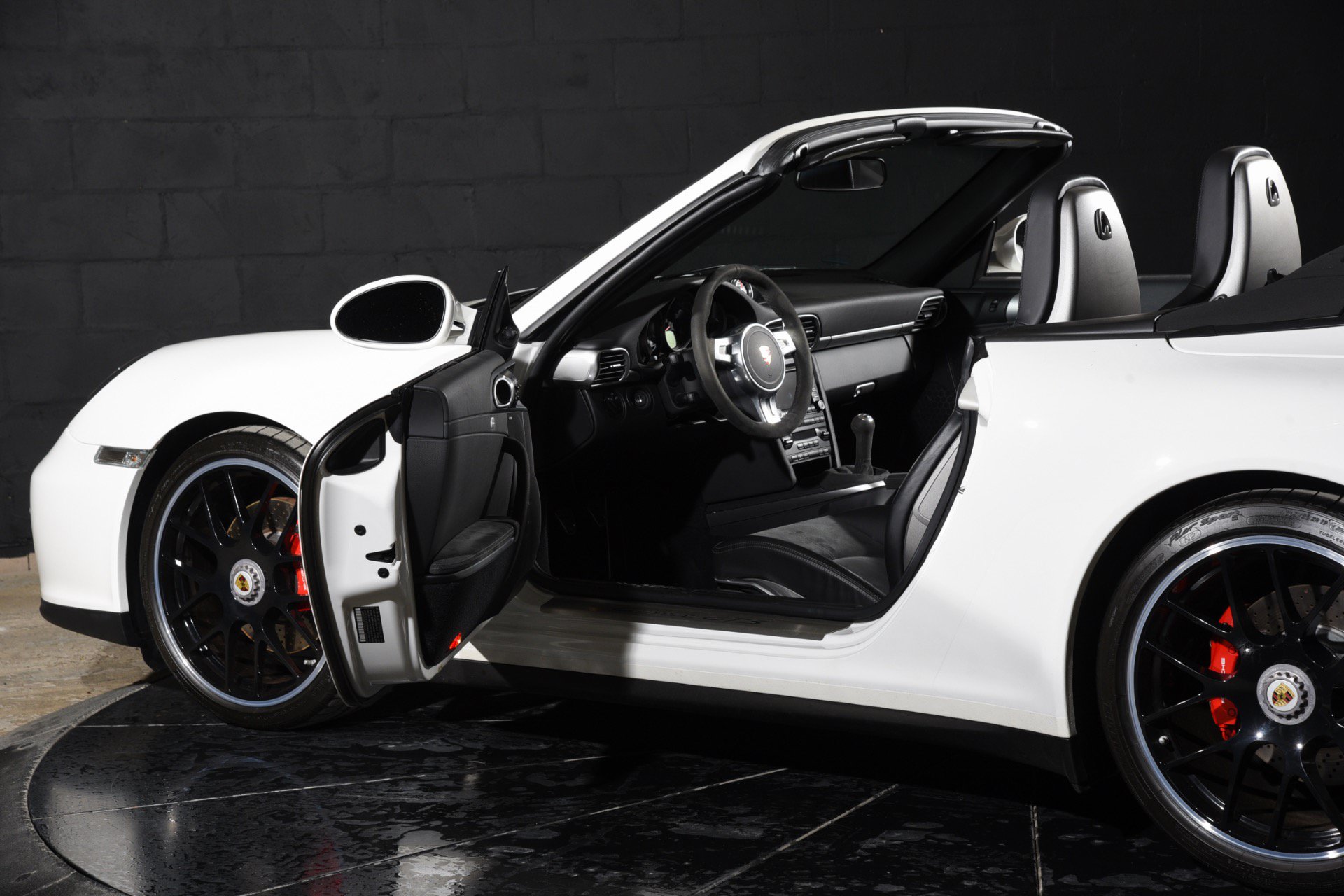 Used 2011 Porsche 911 Carrera GTS RWD image 12