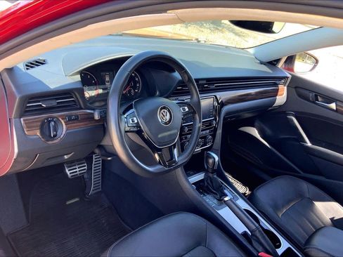 Used 2022 Volkswagen Passat 2.0T image 17