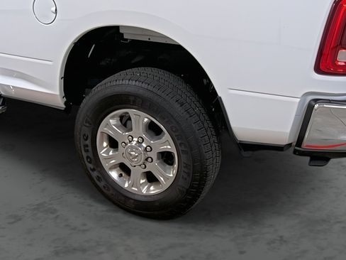 Used 2024 RAM 2500 Big Horn w/ Safety Group image 9