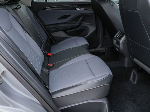 New 2026 Volkswagen Tiguan SE image 36