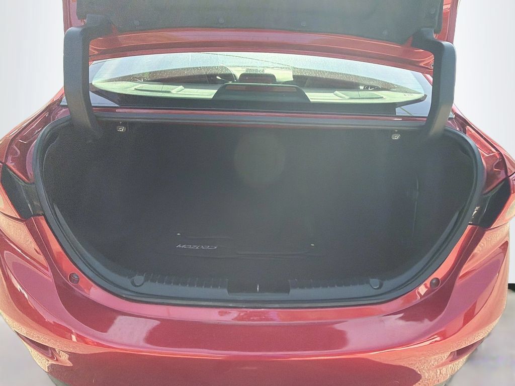 Used 2018 MAZDA MAZDA3 Grand Touring FWD image 25