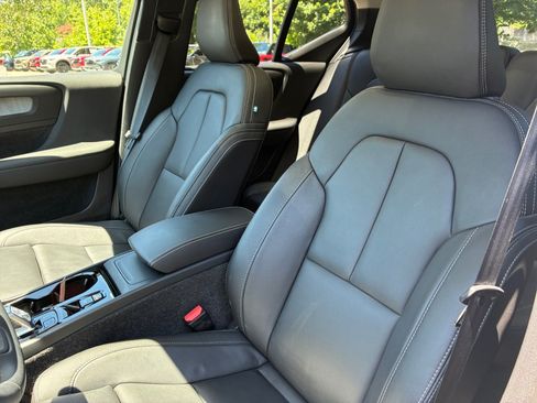 Used 2025 Volvo XC40 B5 Ultra w/ Climate Package AWD/4WD image 30