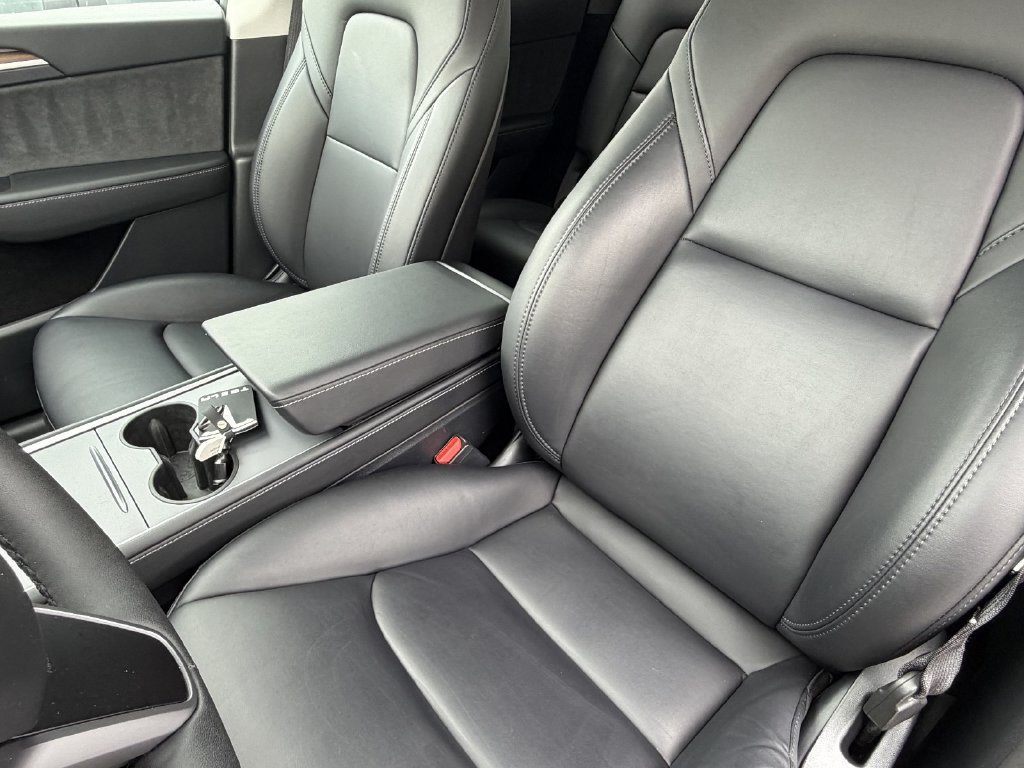Used 2024 Tesla Model Y 2WD image 19