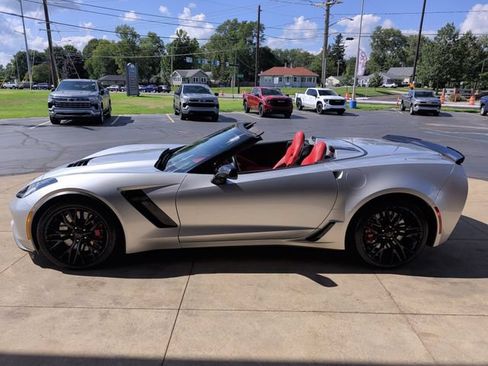 Used 2016 Chevrolet Corvette Z06 w/ 3LZ Preferred Equipment Group RWD image 6