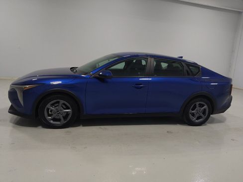 Used 2025 Kia K4 FWD image 2