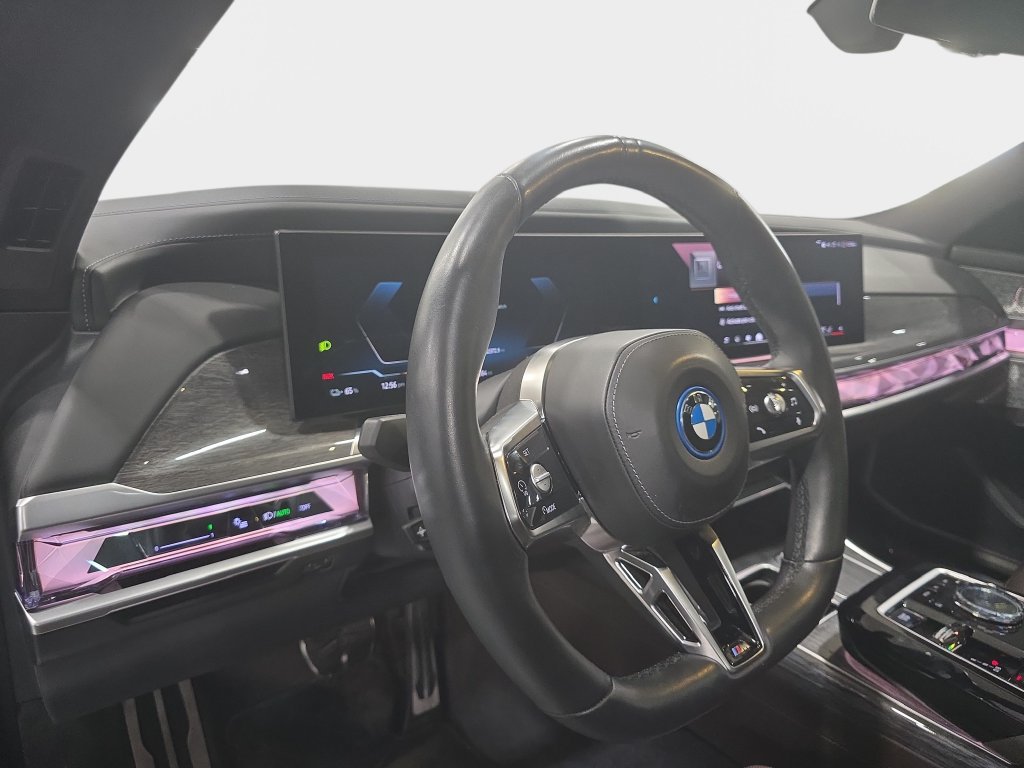 Certified 2023 BMW i7 xDrive60 AWD/4WD image 19