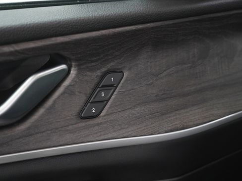 Used 2023 Jeep Grand Cherokee 4WD 4xe w/ Luxury Tech Group II image 23