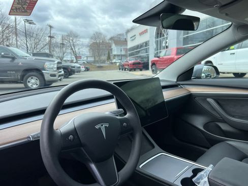 Used 2023 Tesla Model 3 Standard Range image 14