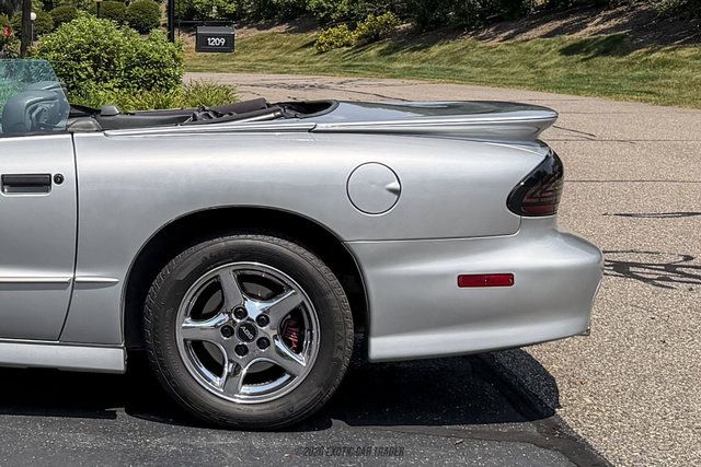 Used 1997 Pontiac Firebird Trans Am RWD image 5