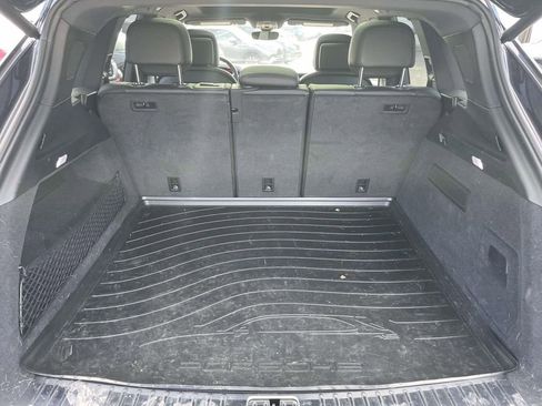 Used 2024 Porsche Cayenne image 50