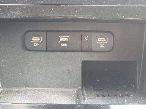 Used 2024 Kia Carnival SX image 32